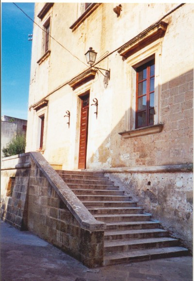 Entrata sede municipale di Palazzo Gallone