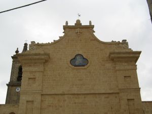 Tutino - piazza Madonna delle Grazie - Chiesa della Madonna delle Grazie - Uno scorcio del prospetto frontale