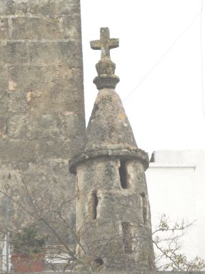 Rione Sant'Eufemia - via Corte Grande - Antico comignolo che termina a croce