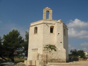 Tricase - via vecchia per Tricase Porto - Chiesa della Madonna di Costantinopoli(1685) - Prospetto laterale