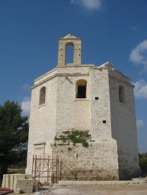 Tricase - via vecchia per Tricase Porto - Chiesa della Madonna di Costantinopoli(1685) - Prospetto laterale