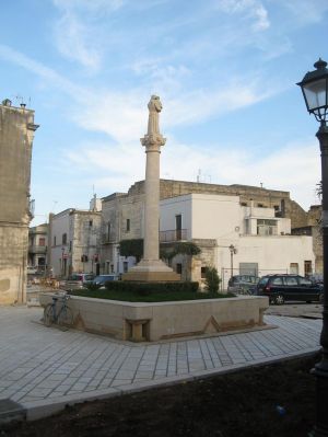 Lucugnano - Piazza Giroloma Comi