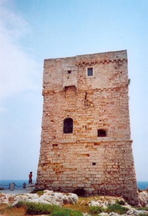 Marina Serra - Lungomare Mirabello - Torre costiera 