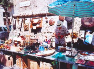 Tricase - Piazza Giuseppe Pisanelli 

- Mercatino delle pulci