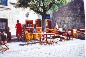 Tricase - 2 luglio 2006 - piazza Giuseppe Pisanelli - Mercatino delle pulci e dell'antiquariato