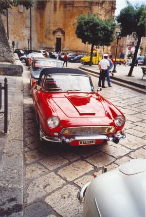 10 giugno 2006 - Tricase - Piazza Giuseppe Pisanelli -  Raduno di auto d'epoca