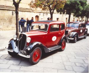 10 giugno 2006 - Tricase - Piazza Giuseppe Pisanelli -  Raduno di auto d'epoca