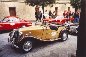 10 giugno 2006 - Tricase - Piazza Giuseppe Pisanelli -  Raduno di auto d'epoca