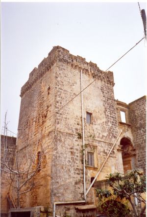 Lucugnano - Uno scorcio del prospetto posteriore  castello degli Alfarano - Capece
