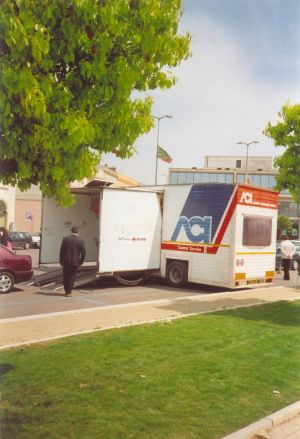 Tricase - 22 aprile 2006 - Piazza Cappuccini - Centro Diagnosi Mobile Aci - Campagna 