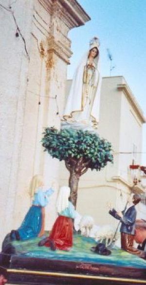 Caprarica - 13 ottobre 2006 - Piazza Sant'Andrea - Processione in onore della Madonna di Fatima