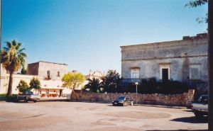 Uno scorcio di piazza Girolamo Comi