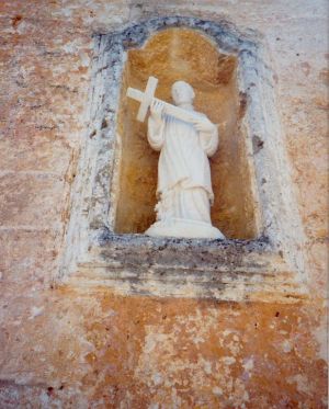 piazza Sant'Eufemia - Chiesa di Sant'Eufemia - Prospetto frontale - Nicchia con statua di San Luigi