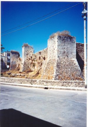 Tutino - Rione di Tricase - Uno scorcio del castello del '500 visto da via San Gaetano