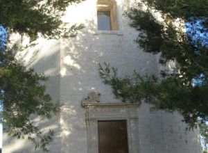 Chiesa in onore della Madonna di Costantinopoli (sorta nel 1684 a cura di Jacopo Arborio Gattinara, Marchese di San Martino) - prospetto frontale