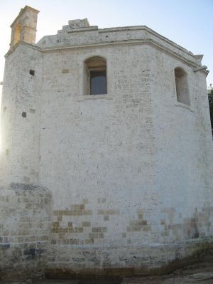 Tricase - via vecchia per Tricase Porto - Chiesa della Madonna di Costantinopoli(1685) - Prospetto laterale