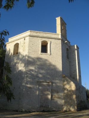 Tricase - via vecchia per Tricase Porto - Chiesa della Madonna di Costantinopoli(1685) - Prospetto laterale