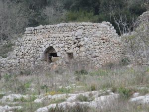 Vecchia paiara nei pressi della via provinciale per Marina Serra