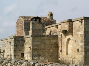 Prospetto frontale di un'antica masseria