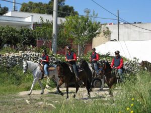 Tutino - 15 aprile 2007 - Passeggiata a cavallo degli aderenti  all'Associazione Ippica Sud Salento Tricase