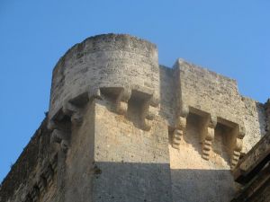 Piazza Don Tonino Bello - Uno scorcio della Turris Magna Orsiniana