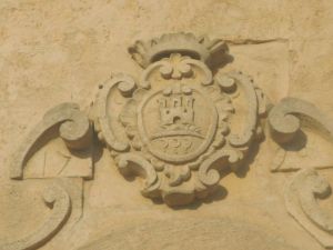 Depressa - Chiesa di Sant'Antonio da Padova - Prospetto frontale - Vecchio stemma cittadino