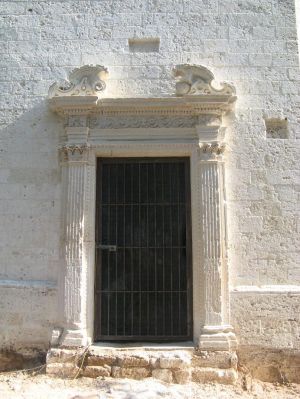 Tricase - via vecchia per Tricase Porto - Chiesa della Madonna di Costantinopoli(1685) - Prospetto frontale - Portale