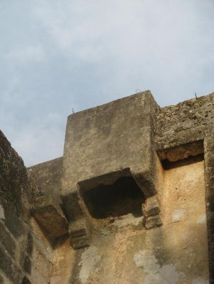 Largo Assunzione - Santuario della Madonna Assunta - Uno scorcio del prospetto laterale