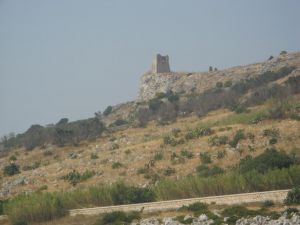 Tricase Porto - Un suggestivo scorcio della Torre del Sasso visto dal mare 