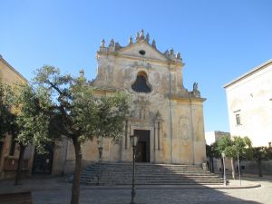 Piazza Giuseppe Pisanelli - Uno scorcio della Chiesa di San Domenico