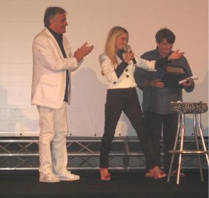 Tricase - piazza Giuseppe Pisanelli - 16 settembre 2007 - IV Edizione del Salento International Film Festival -L'attore Tony Kendall, la presentatrice Sabrina Merolla e il regista Silvano Agosti 