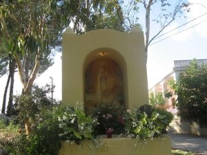 Caprarica - Nicchia con affresco della Madonna di Fatima nei pressi del Santuario della Madonna di Fatima