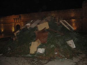 Caprarica - piazza Sant'Andrea - I ragazzi del rione hanno preparato la legna per la focaredda del 30.11.2007