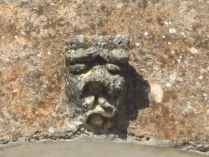 Tricase - Piazza Antonio Dell'Abate - Maschera sul prospetto posteriore dell'ex convento dei Domenicani