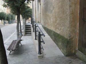 Tricase - piazza Giuseppe Pisanelli - Uno scorcio dell'entrata laterale della Chiesa di San Domenico