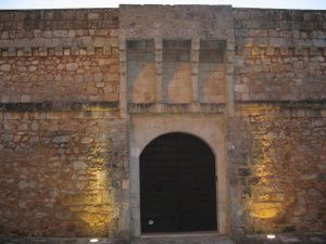 Caprarica del Capo - piazza Sant'Andrea - Un suggestivo scorcio del castello (1524)