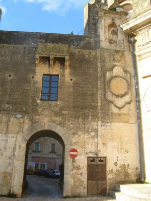 Tricase - piazza Giuseppe Pisanelli - Uno scorcio della Chiesa Matrice