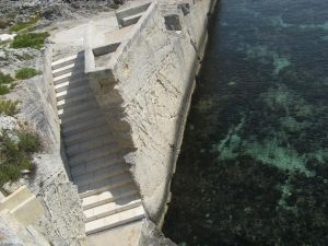 Marina Serra -Discesa al mare nei pressi del porto