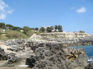 Marina Serra - Lungomare Mirabello - Un suggestivo scorcio della costa