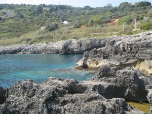 Marina Serra - Lungomare Mirabello - Un suggestivo scorcio della costa