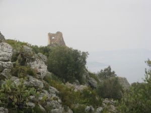 Un suggestivo scorcio della Torre del Sasso