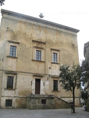 Tricase - piazzetta Giuseppe Codacci Pisanelli - Uno scorcio di Palazzo Gallone.