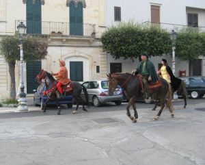 Lucugnano - 15 giugno 2008 - Sfilata in abiti d'epoca medievale promossa dall'Associazione Ippica Sud Salento