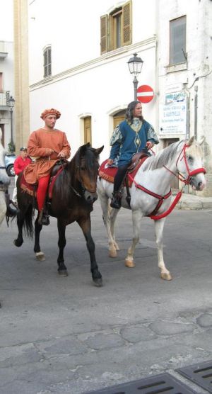 Lucugnano - 15 giugno 2008 - Sfilata in abiti d'epoca medievale promossa dall'Associazione Ippica Sud Salento 