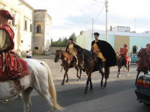 Tutino - 15 giugno 2008 - Sfilata in abiti d'epoca medievale promossa dall'Associazione Ippica Sud Salento 