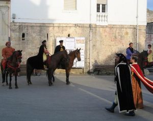 Sant'Eufemia - 15 giugno 2008 - Sfilata in abiti d'epoca medievale promossa dall'Associazione Ippica Sud Salento 