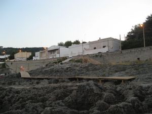 Marina Serra - Passerella in legno nei pressi del porticciolo