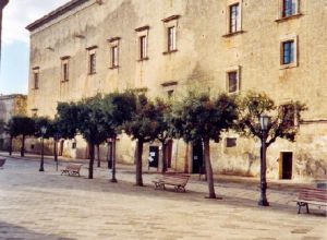 Tricase - Piazza Giuseppe Pisanelli 

- Prospetto frontale Castello dei Principi Gallone