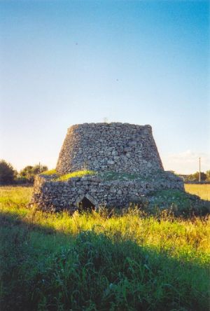 Caratteristica paiara nei pressi della provinciale Tricase - Depressa