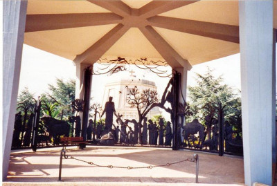 Nuovo cimitero del capoluogo - Entrata principale Nuovo cimitero del capoluogo - Entrata principale